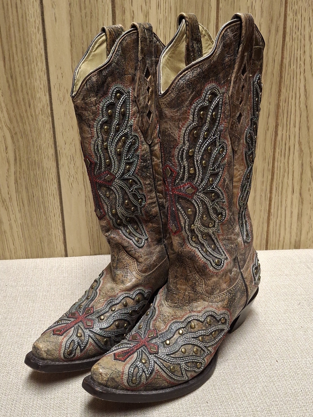 Corral Women's Weathered Brown w/Red Cross & Studs A2861 Size 6.5 M